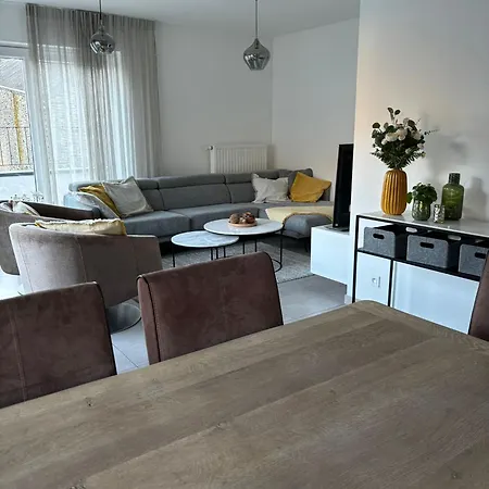 Cedrien Met Terras * 拉罗什-阿登