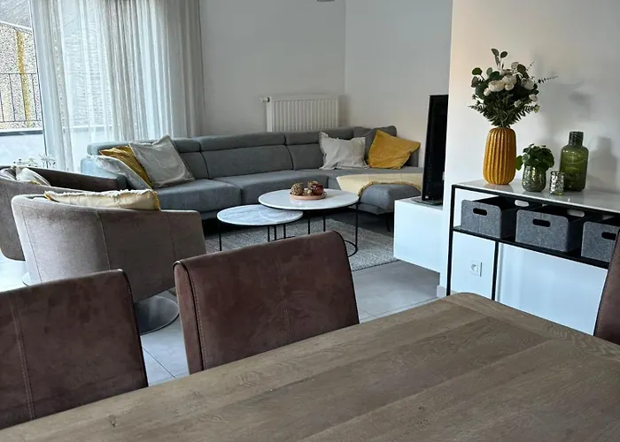 Cedrien Met Terras * لاروش ان اردين