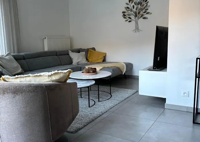Cedrien Met Terras شقة