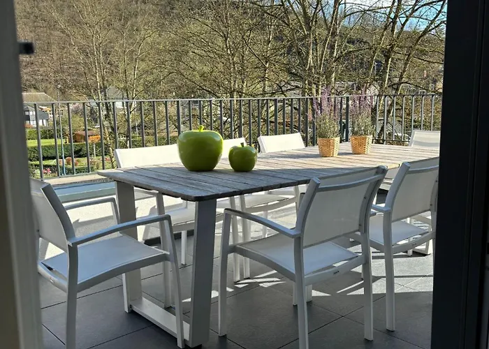 Cedrien Met Terras شقة